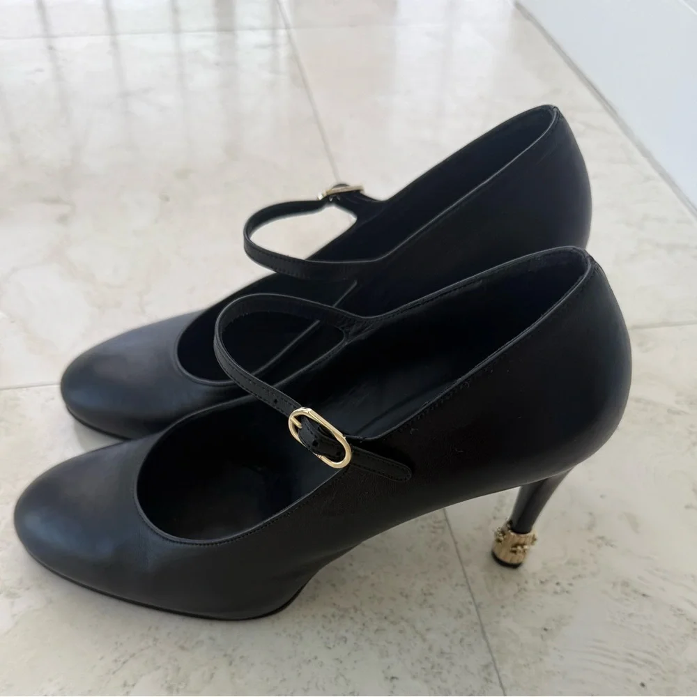 CHANEL Mary Jane Black Heels - Picture 2 of 8